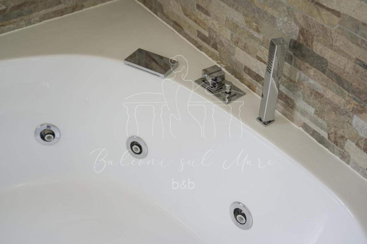 Balconi Sul Mare Bed & Breakfast Otranto Bagian luar foto