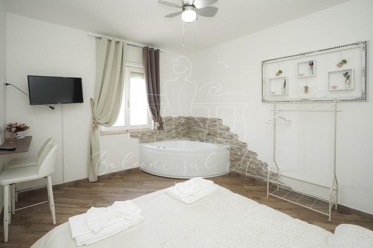 Balconi Sul Mare Bed & Breakfast Otranto Bagian luar foto
